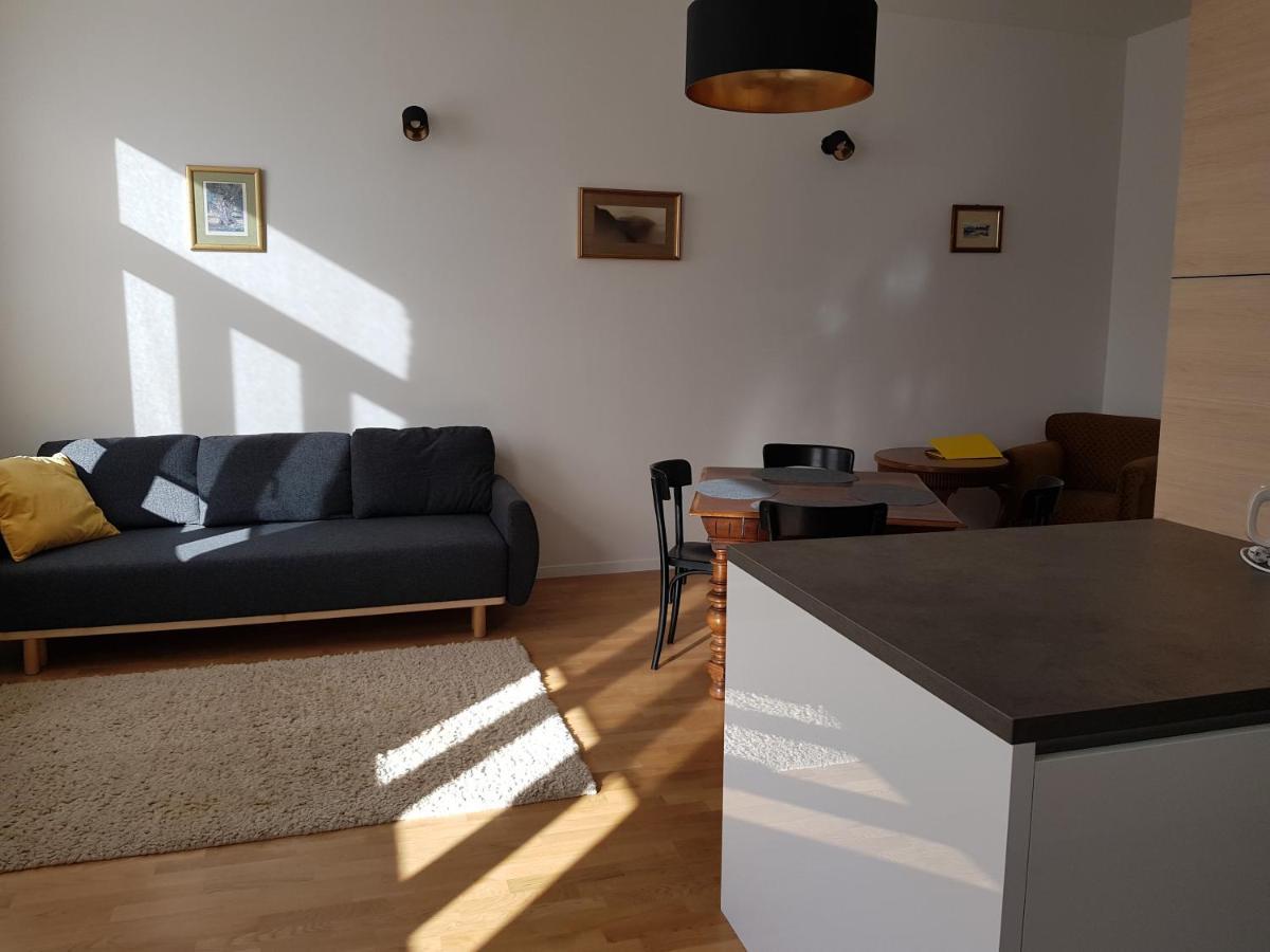 Apartma Seven App